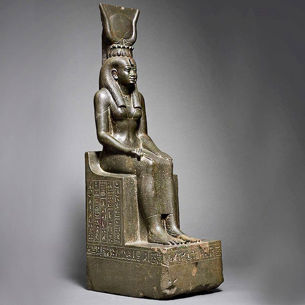 Tượng nữ thần Isis của Ai Cập.