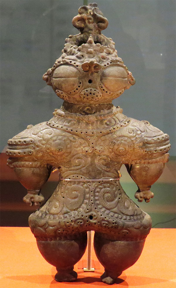 Bức tượng Shakōki-dogū / Jomon Claydoll nhỏ của Nhật Bản.